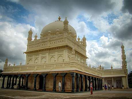460px-Gumbaz_Srirangapatam_2015.jpg