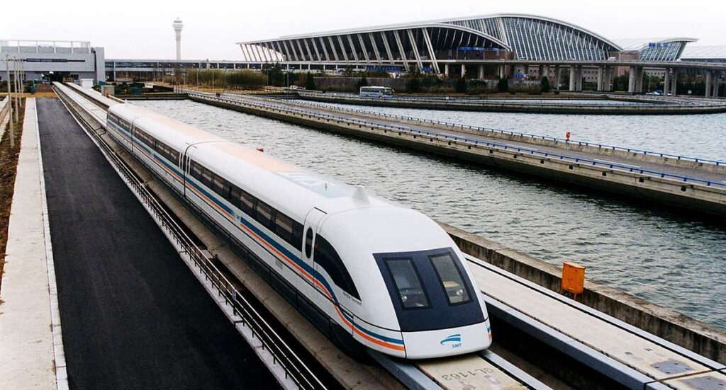 A_maglev_train_coming_out_Pudong_International_Airport_Shanghai.jpg