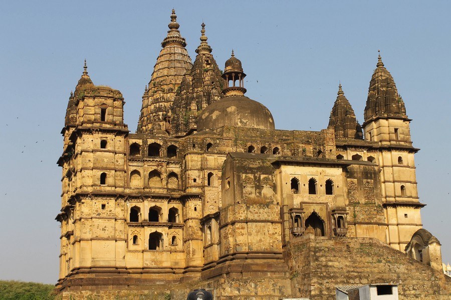 Chaturbhuj-Temple-Ram-Raja-Temple-2.jpg