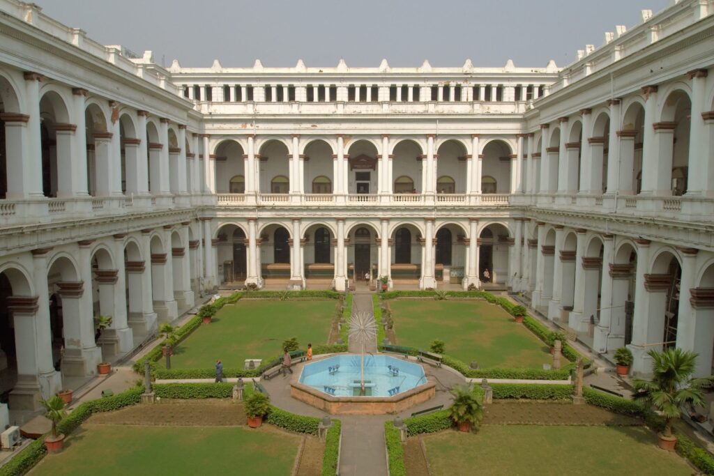 Indian_Museum_Courtyard_Kolkata_India-scaled-1.jpg