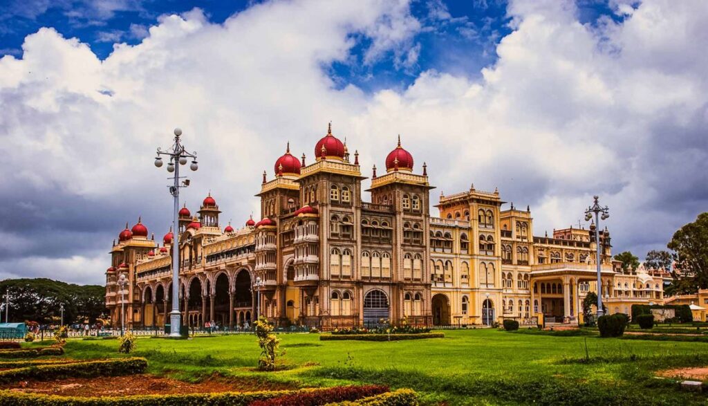 Mysore-Palace.jpg