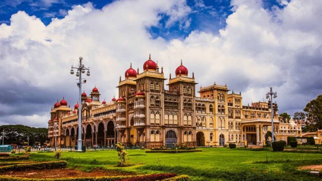 Mysore-Palace.jpg