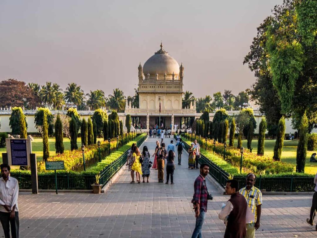 Tippus-Gumbaz-Srirangapatna.jpg