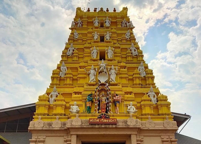 Udupi-Sri-Krishna-temple.jpg