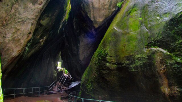eddakal cave