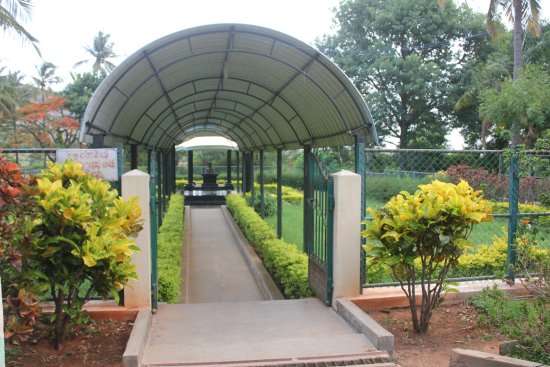 the-entrance-to-the-memorial.jpg