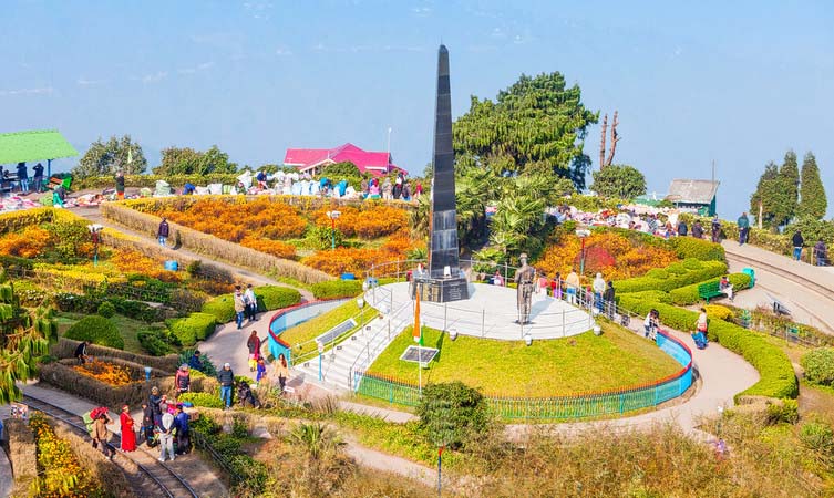 visit Ghoom Monastery and Batasia Loop.